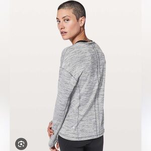 Lululemon Black Heathered LongSleeved Top‎ with Thumb Holes A21